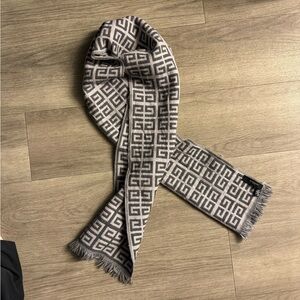 Givenchy Paris Wool Scarf – Made in Italy
